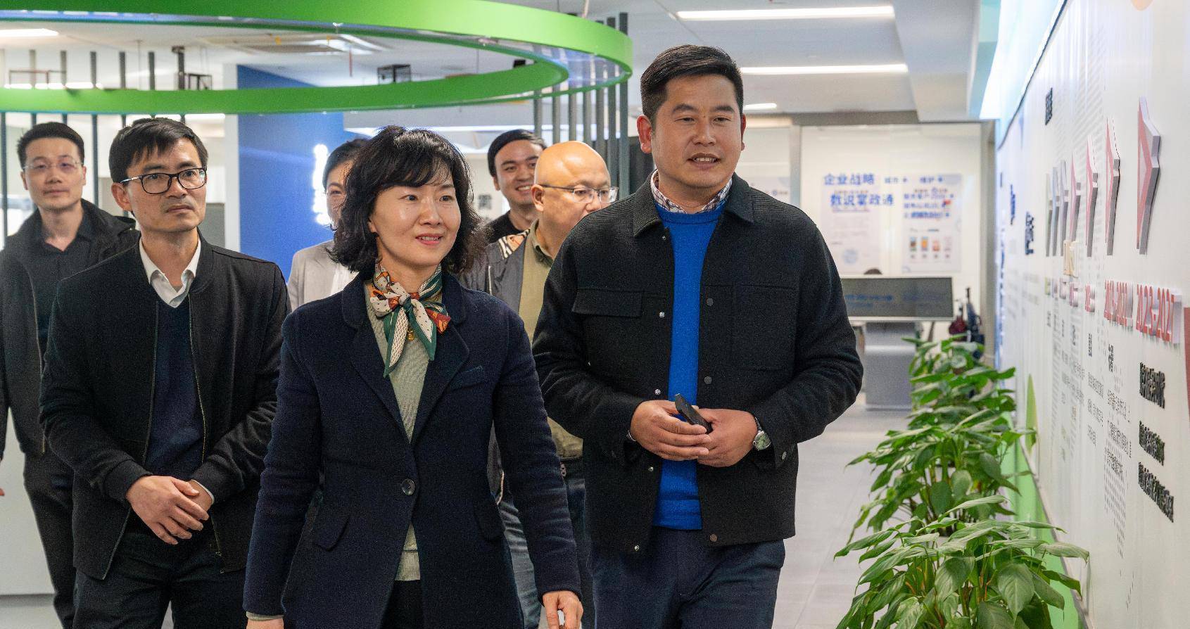 九三学社浙江省委会副主委、宁波市委会主委、宁波市投资促进局局长 张立央